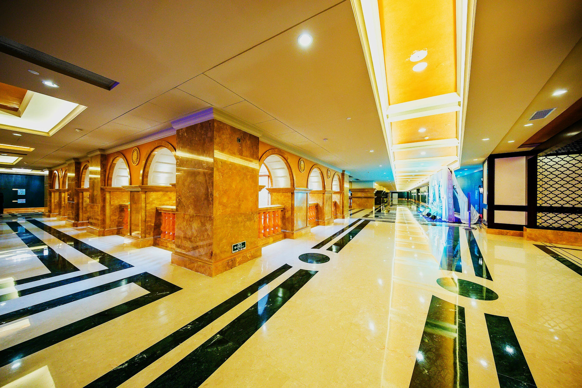 Malachite Hotel Dongguan Dongguan  Bagian luar foto